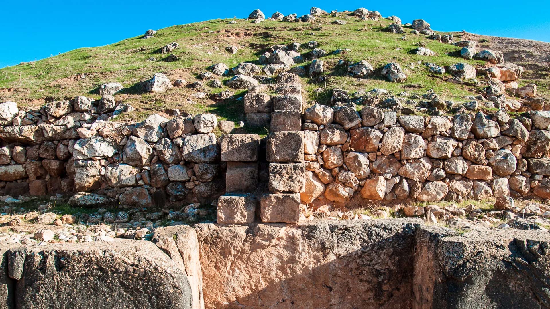 A photograph showcases the captivating ruins of Ebla, whose discovery in 1964 marked a significant milestone in our comprehension of the ancient Near East.